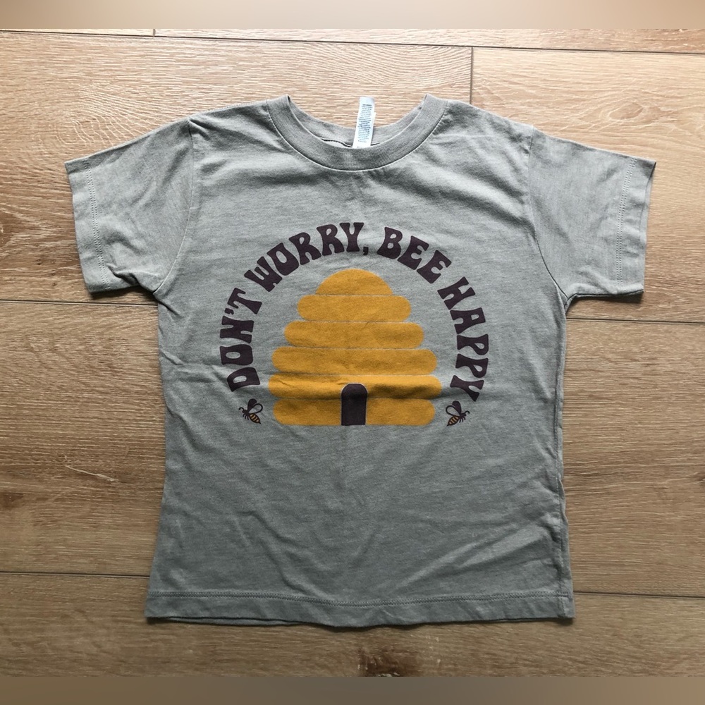 Kids Gray Tee with Bee Hive Graphic